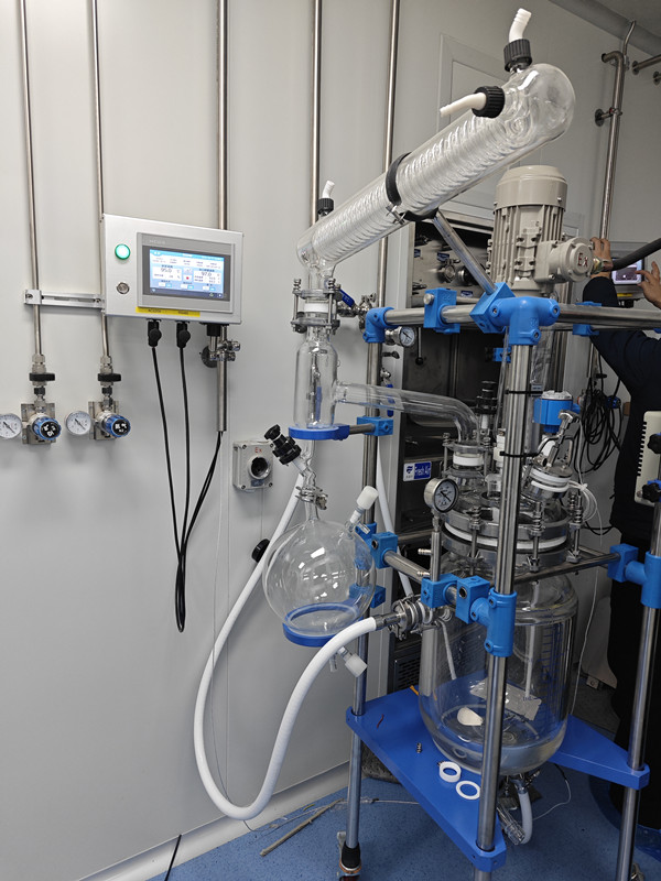 新芝阿弗斯外置顯示型高低溫控溫系統(tǒng)設(shè)備實拍圖3